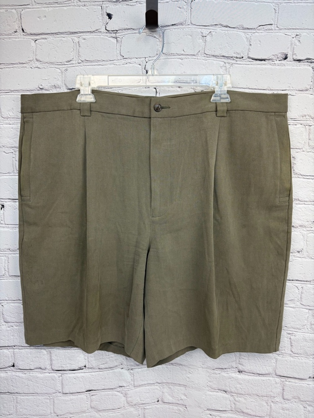 Tommy Bahama 100% Silk Pleated Shorts Olive Green Sz 42